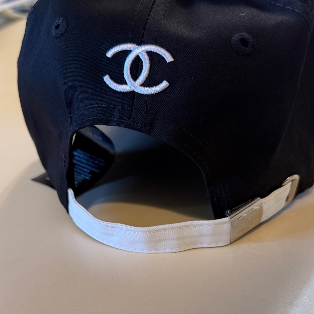 CHANEL Black Cap with White Logo - Picture 5 of 8